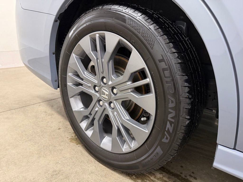 Used 2025 Honda Odyssey Touring image 9