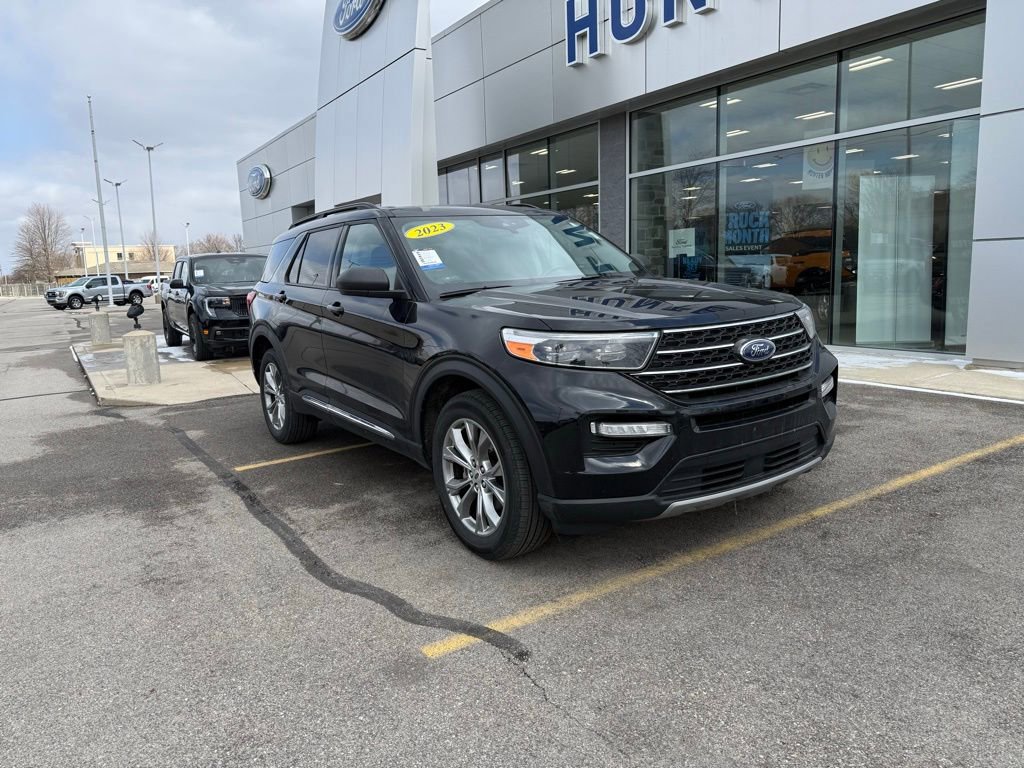 Used 2023 Ford Explorer XLT w/ Equipment Group 202A image 12
