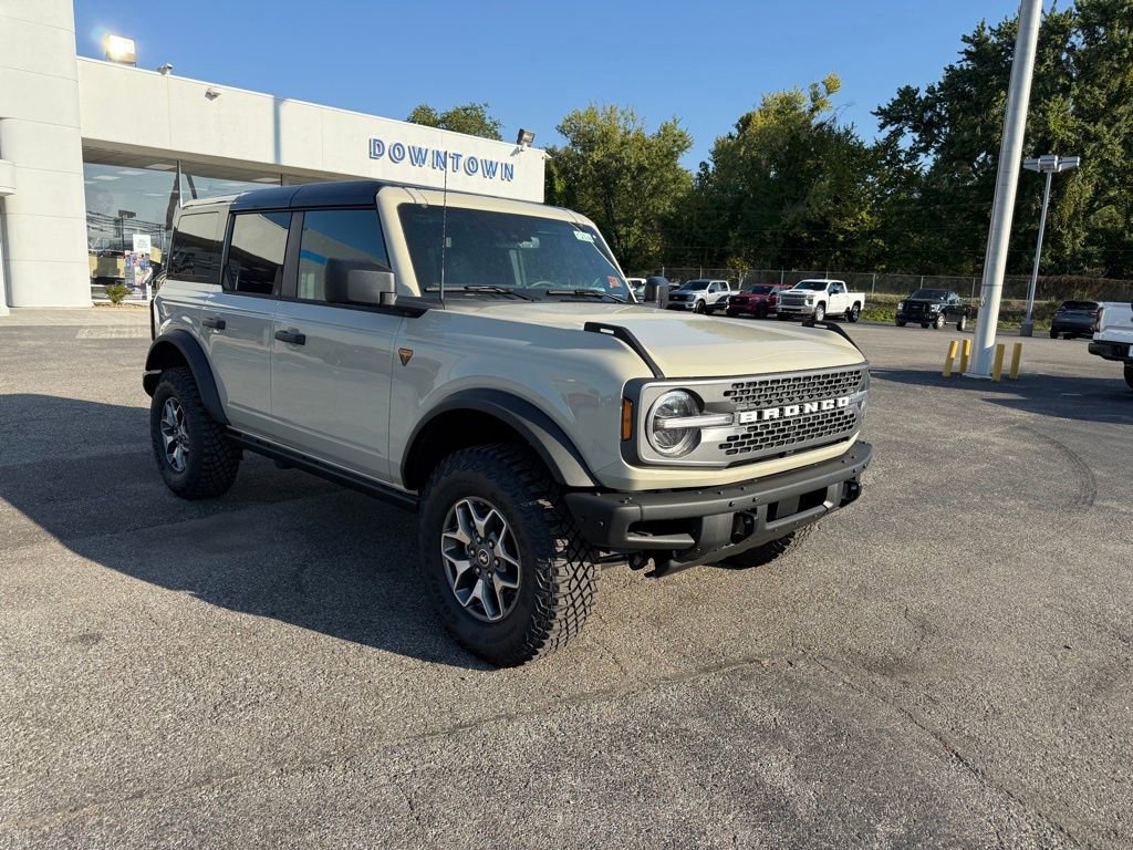New 2025 Ford Bronco Badlands AWD/4WD image 1