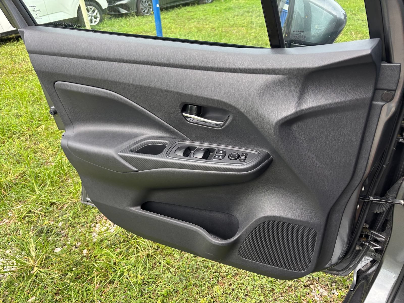 Used 2025 Nissan Versa SV FWD image 18
