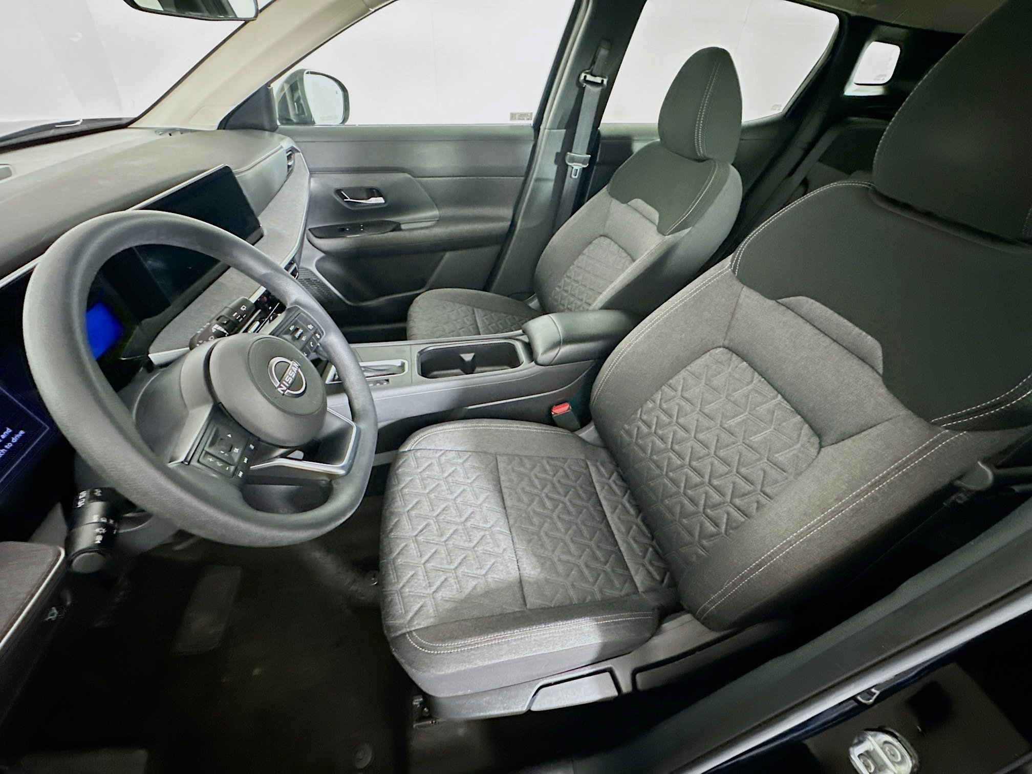 Used 2025 Nissan Kicks SV FWD image 13