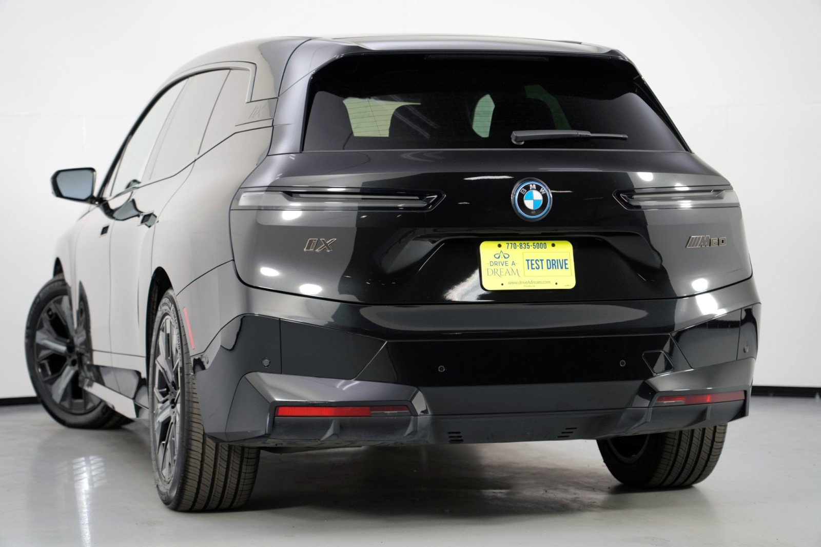 Used 2023 BMW iX M60 w/ Executive Package image 6