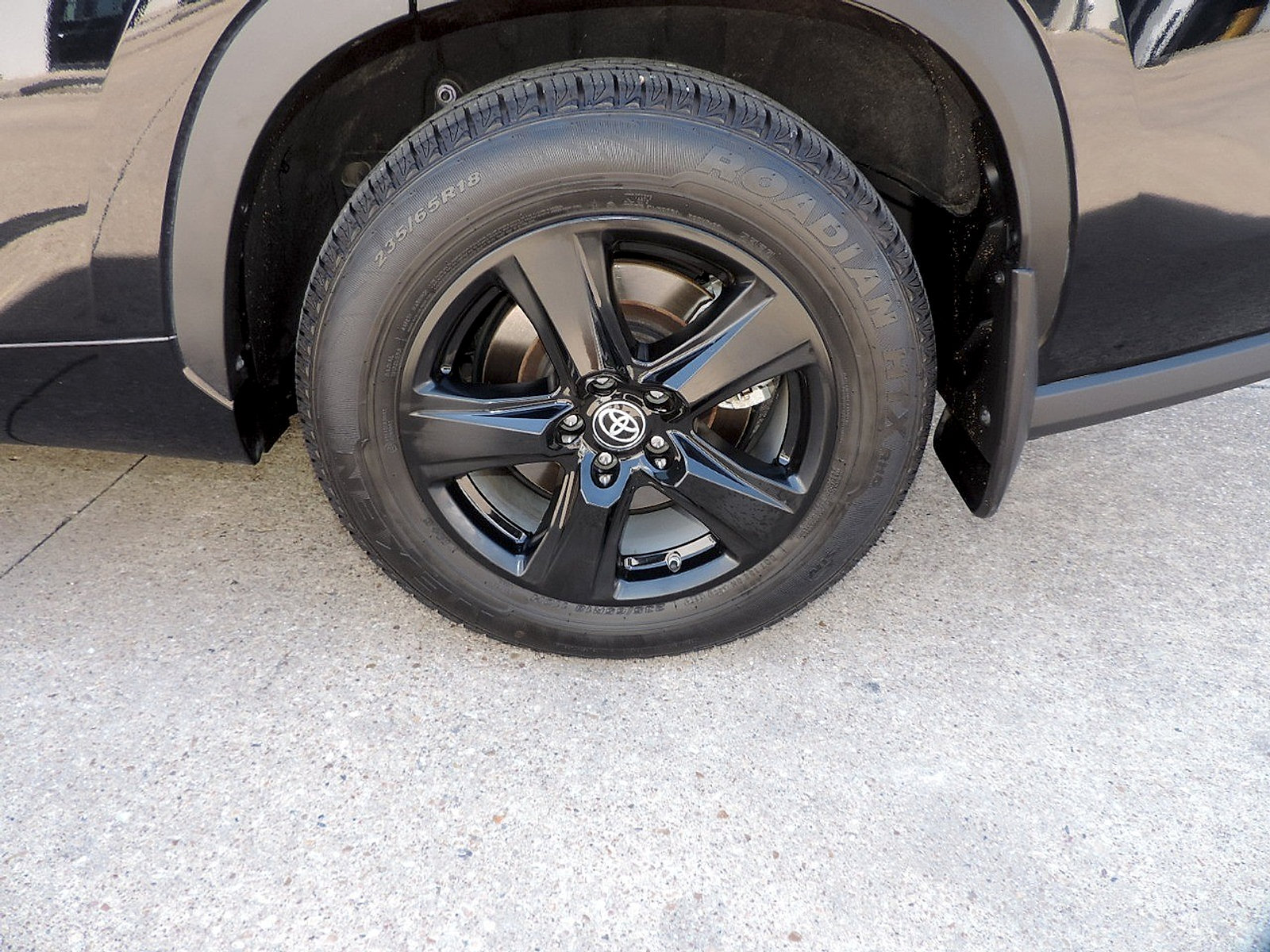 Used 2023 Toyota Highlander LE FWD image 10