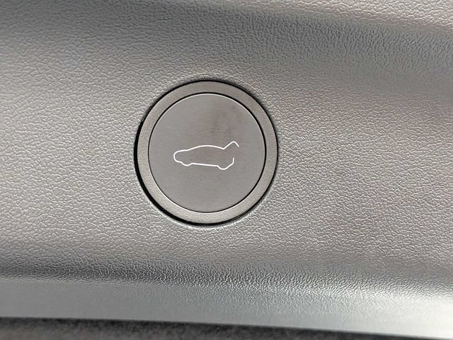 Used 2024 Tesla Model Y Long Range AWD/4WD image 13