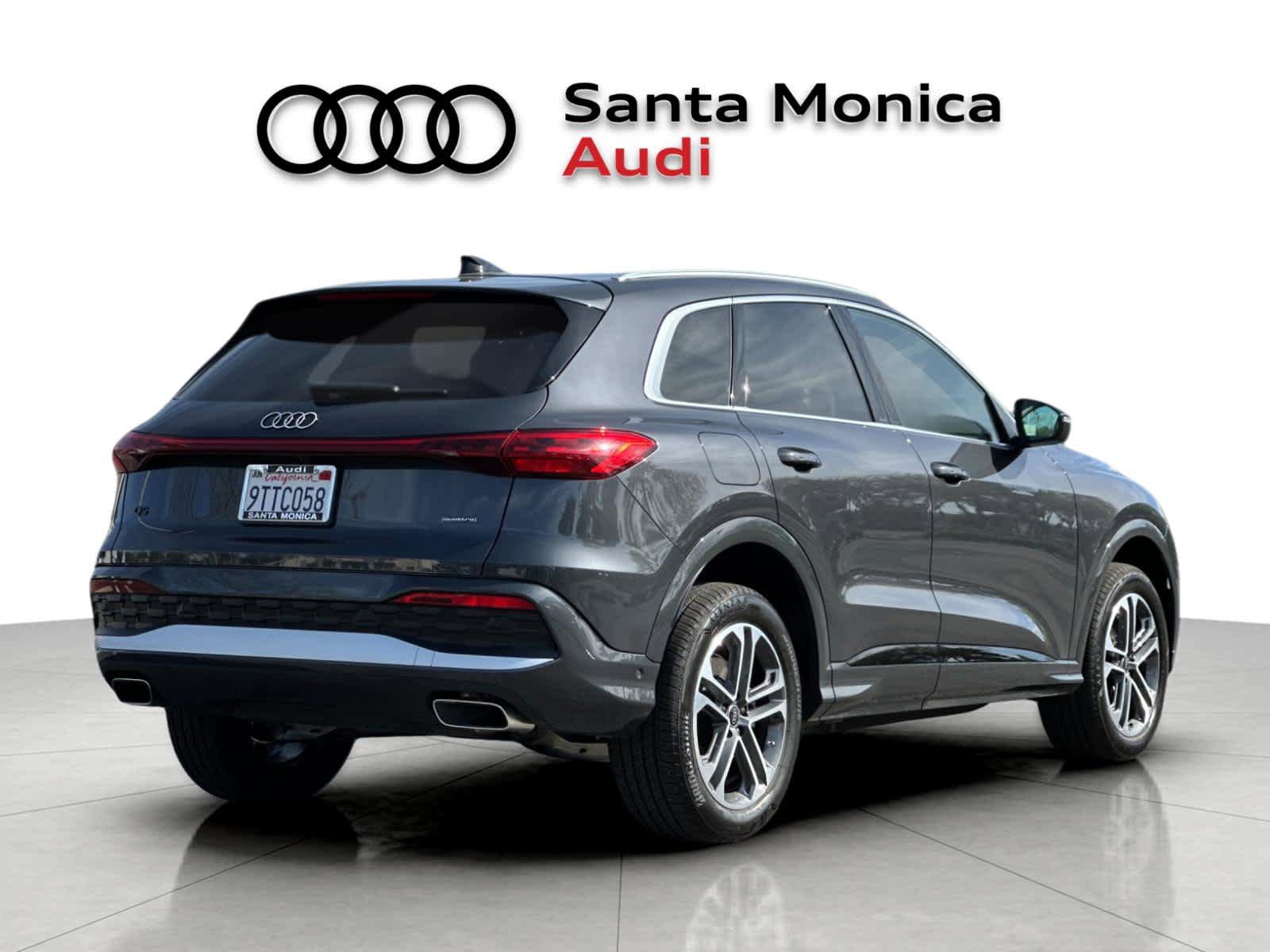Used 2025 Audi Q5 Premium w/ Convenience Package AWD/4WD image 2