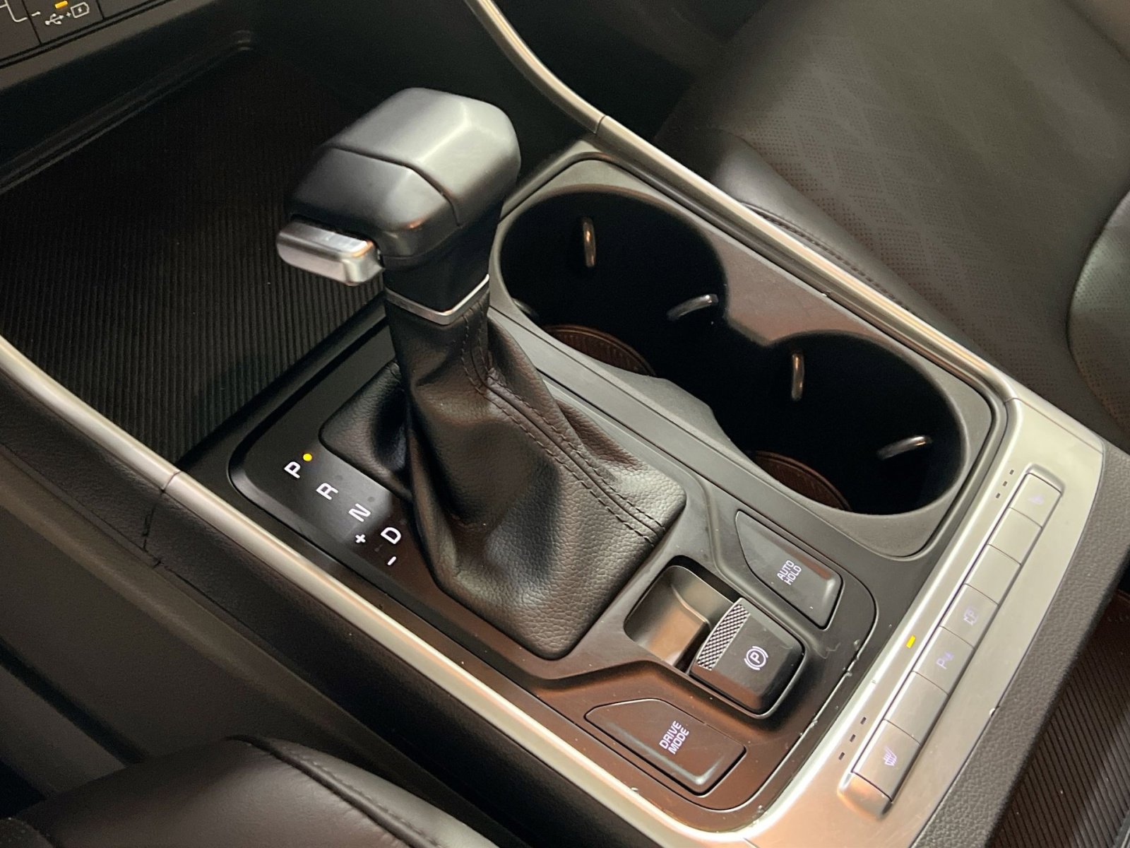 Used 2025 Kia Carnival image 21