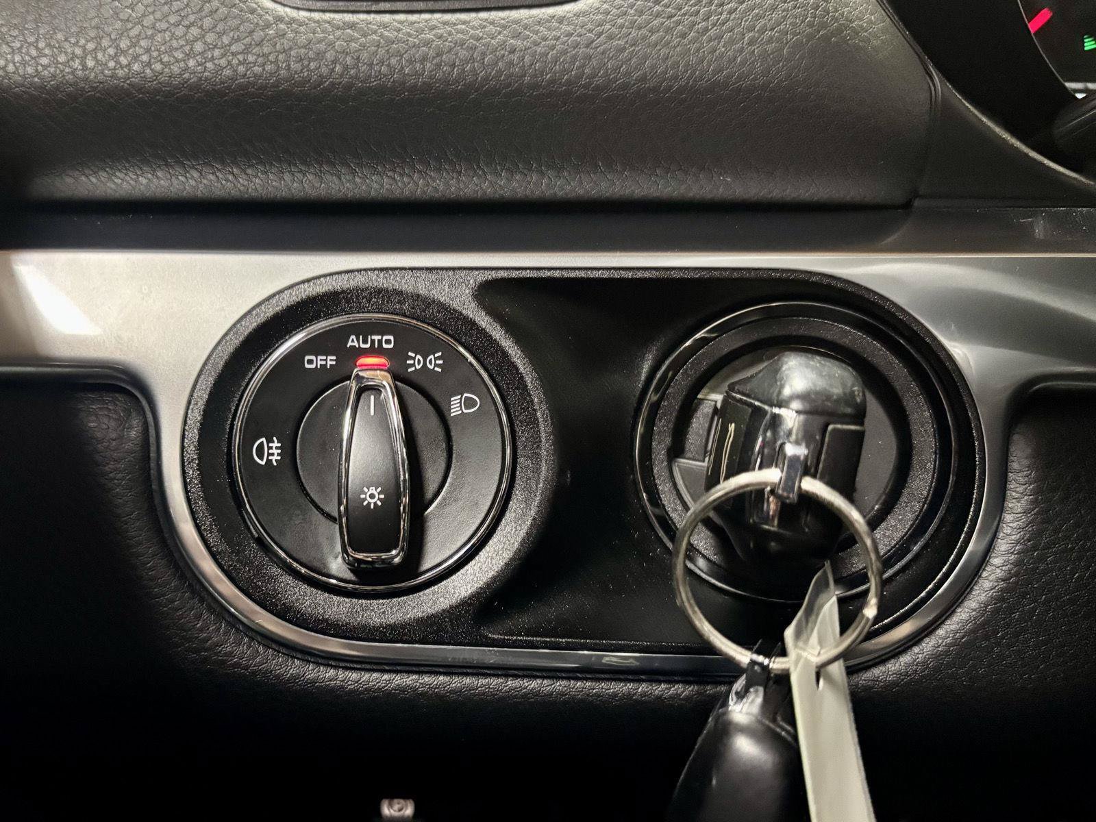 Used 2015 Porsche Cayman RWD image 20