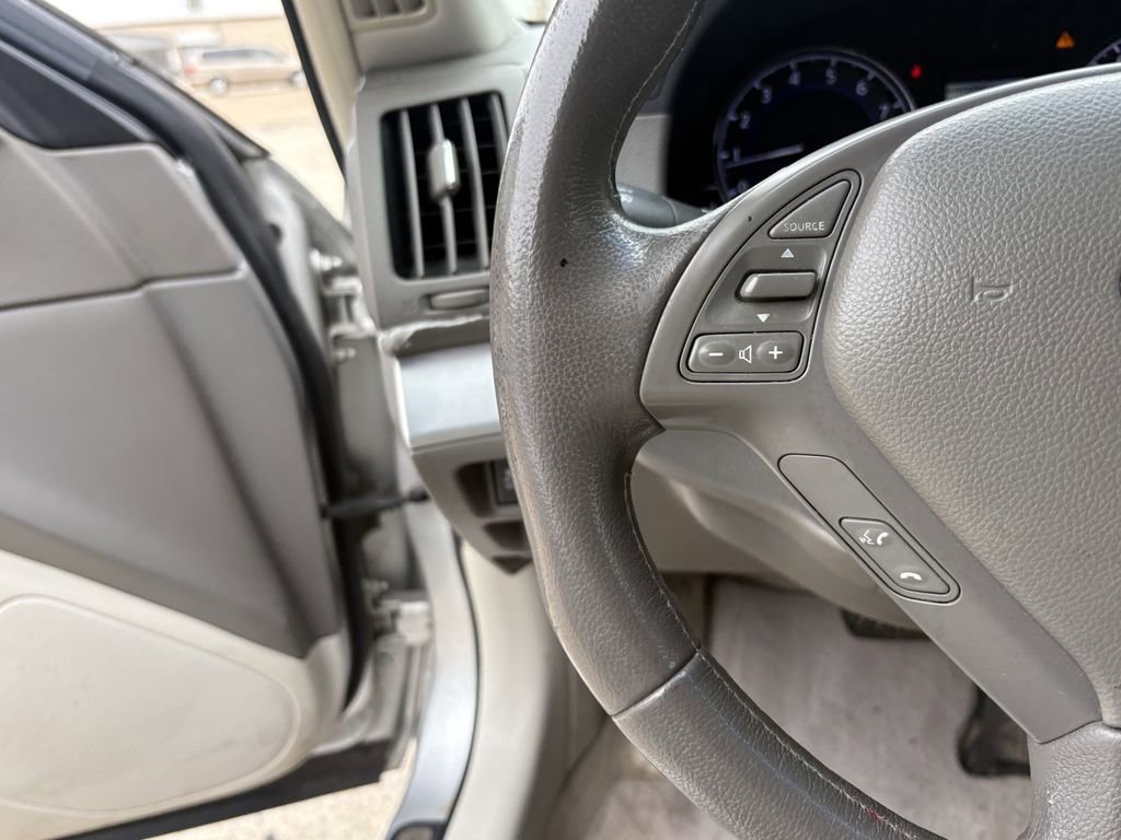 Used 2011 INFINITI G37 Journey RWD image 15