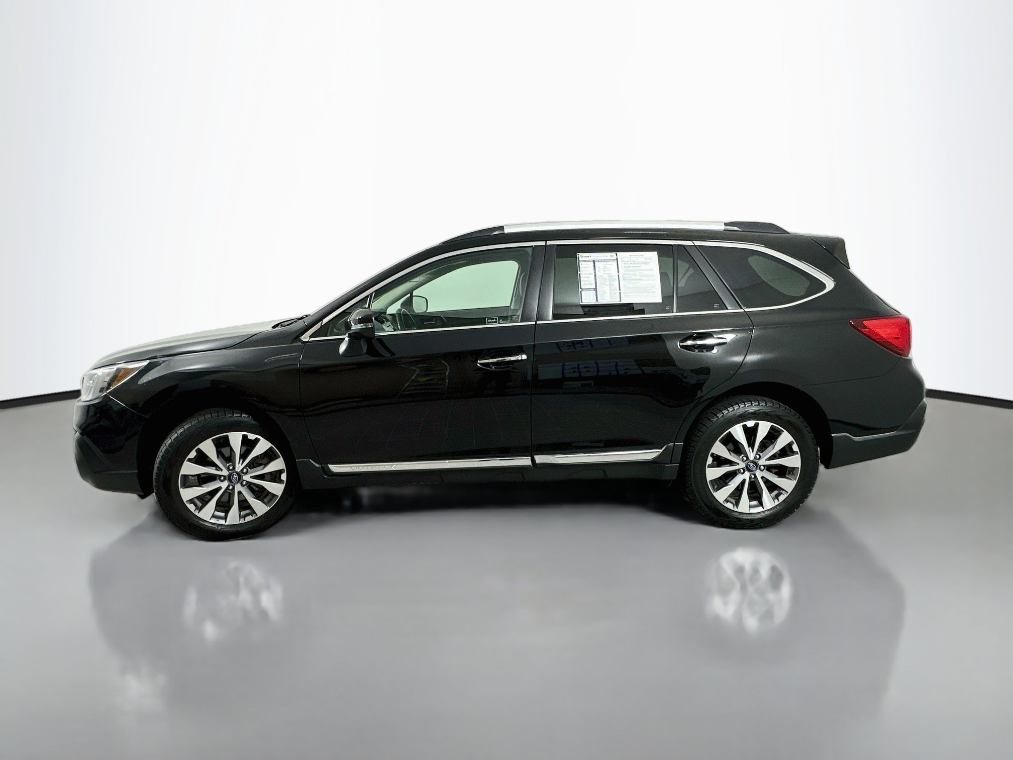 Used 2019 Subaru Outback 2.5i Touring w/ Popular Package #3A AWD/4WD image 4