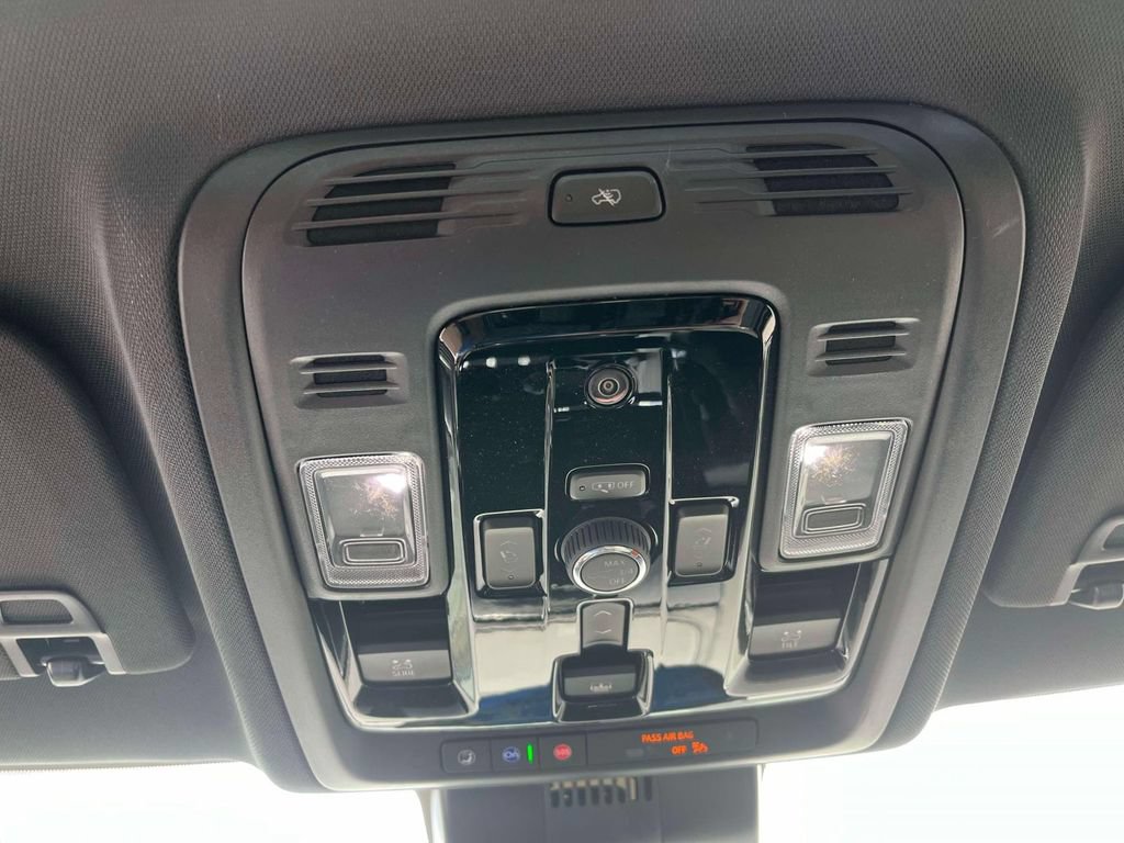 New 2026 GMC Yukon XL AT4 w/ AT4 Premium Package AWD/4WD image 31