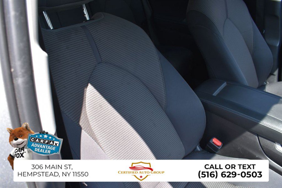 Used 2025 Toyota Highlander LE FWD image 22