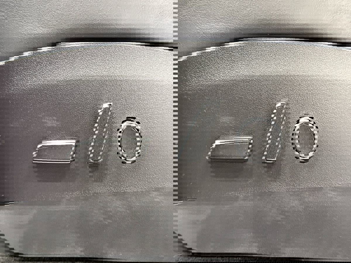 Used 2022 Tesla Model Y Long Range image 28