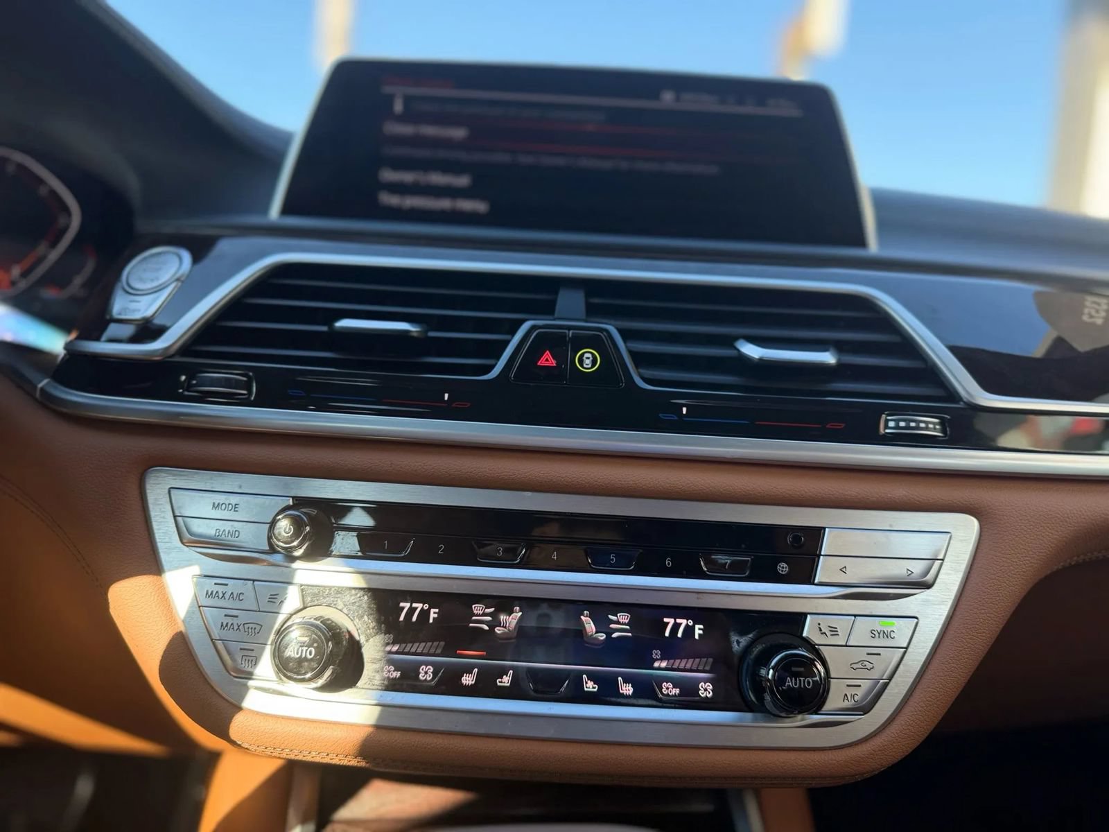 Used 2022 BMW 750i xDrive w/ Executive Package AWD/4WD image 38