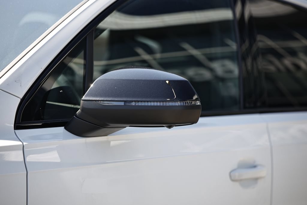 New 2026 Audi SQ7 Premium Plus AWD/4WD image 12