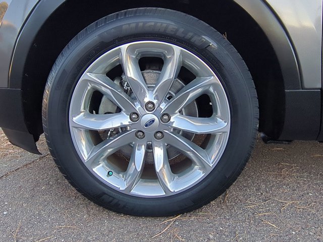 Used 2013 Ford Explorer XLT image 25