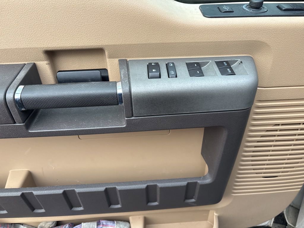 Used 2016 Ford F350 Lariat w/ Chrome Package image 11