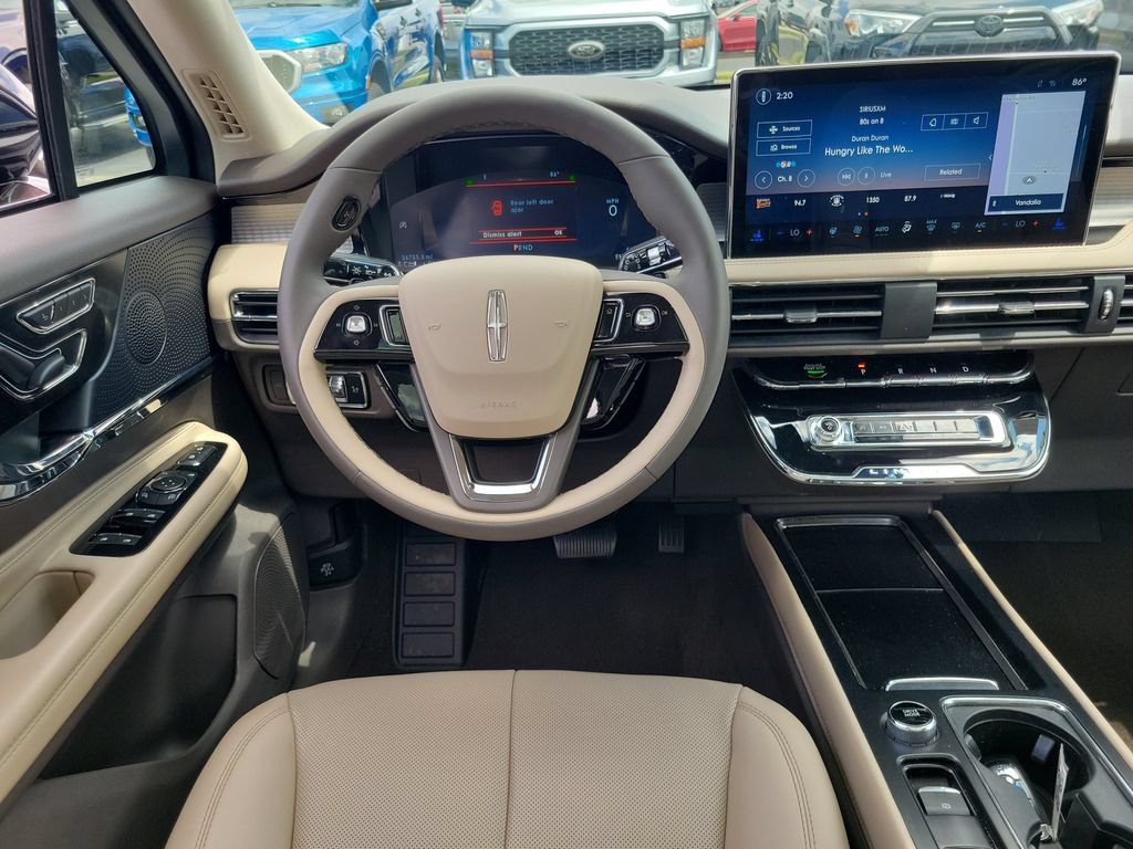 Certified 2023 Lincoln Corsair AWD w/ Equipment Group 101A image 12