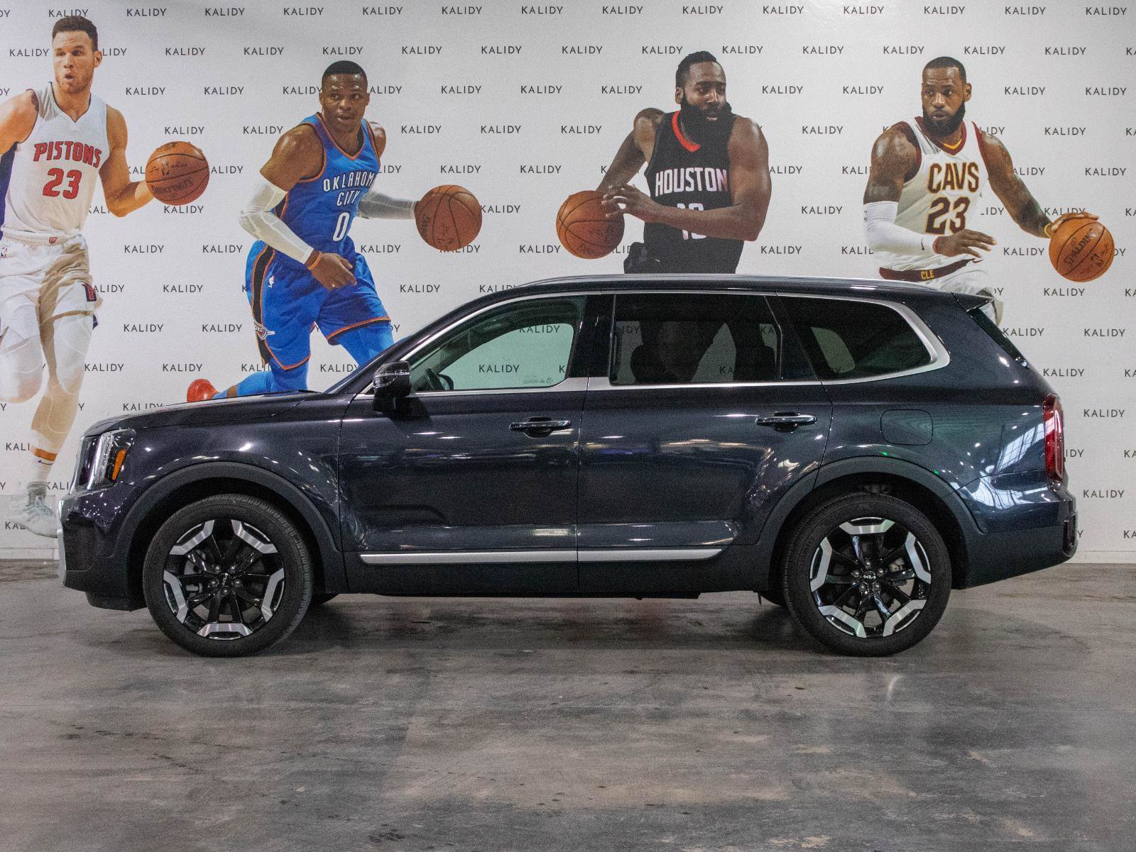 Used 2025 Kia Telluride S FWD image 18