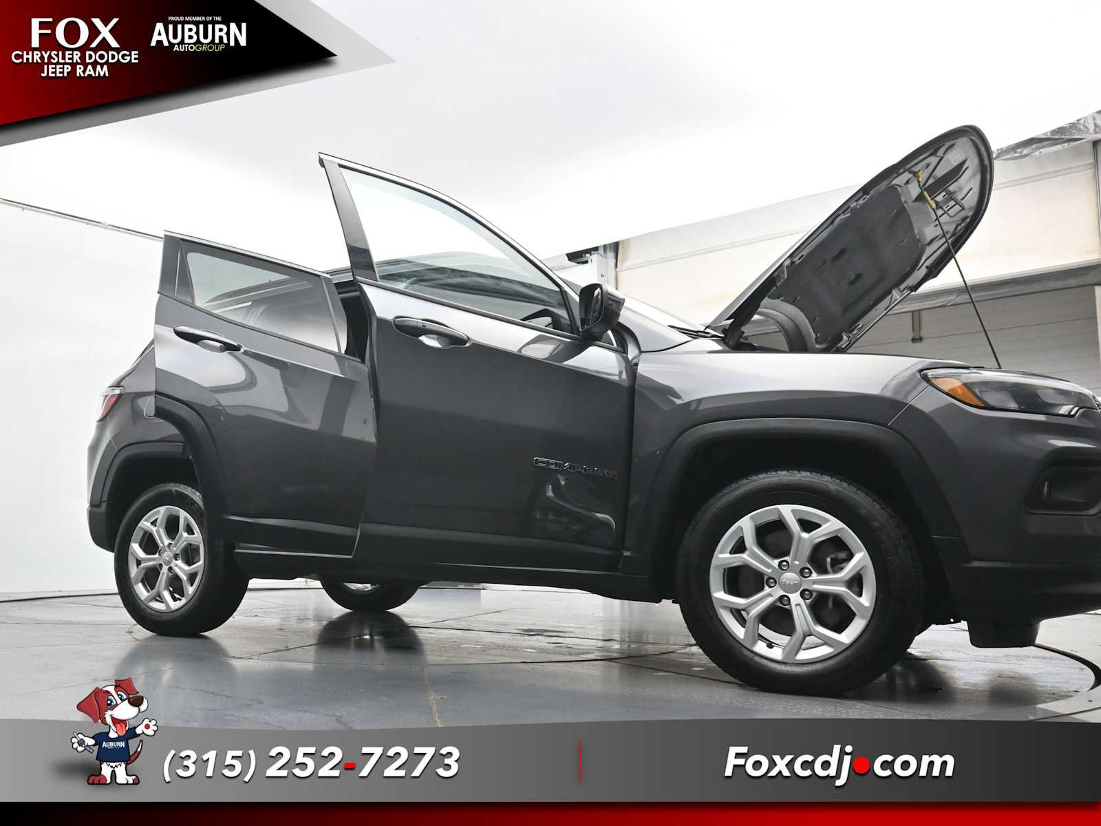 Used 2024 Jeep Compass Latitude w/ Convenience Group AWD/4WD image 35