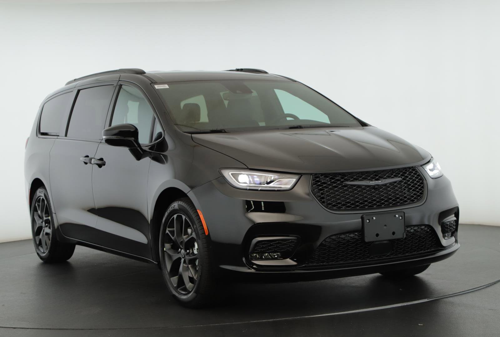 New 2026 Chrysler Pacifica Select w/ S Appearance Package