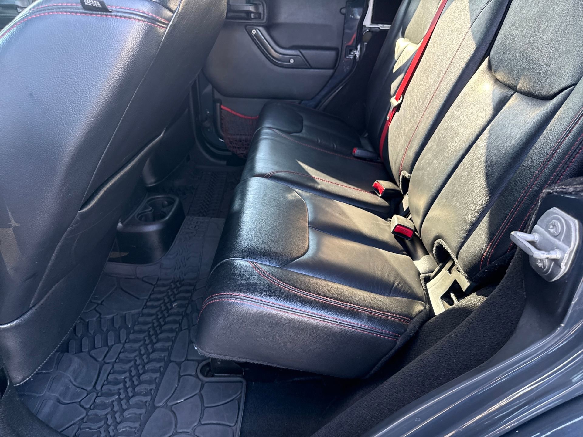 Used 2017 Jeep Wrangler Unlimited Rubicon image 22