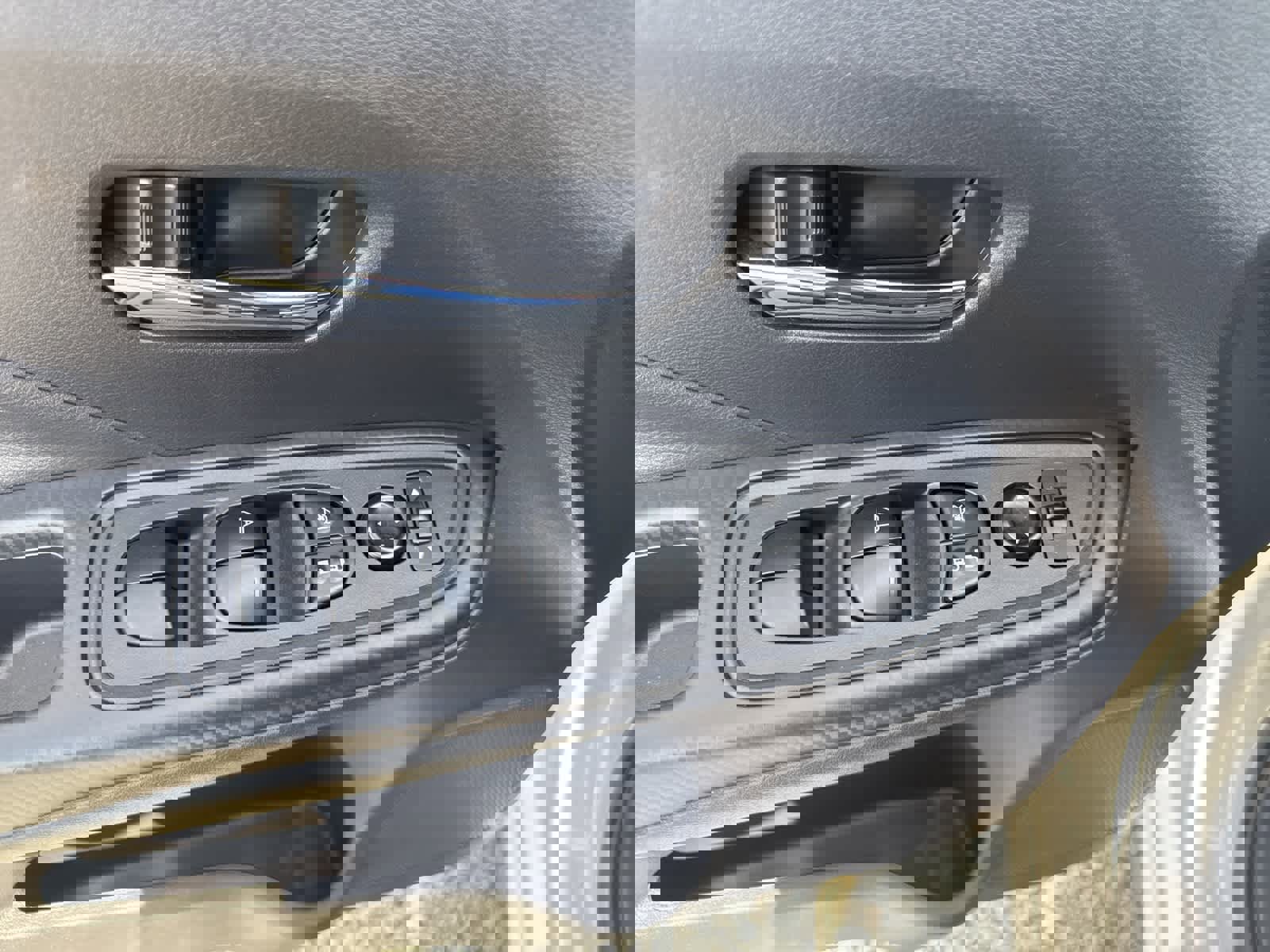 Used 2024 Nissan Versa SV image 16