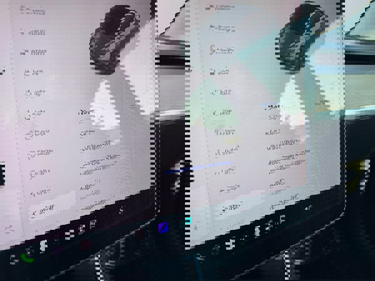 Used 2017 Tesla Model 3 Long Range image 12