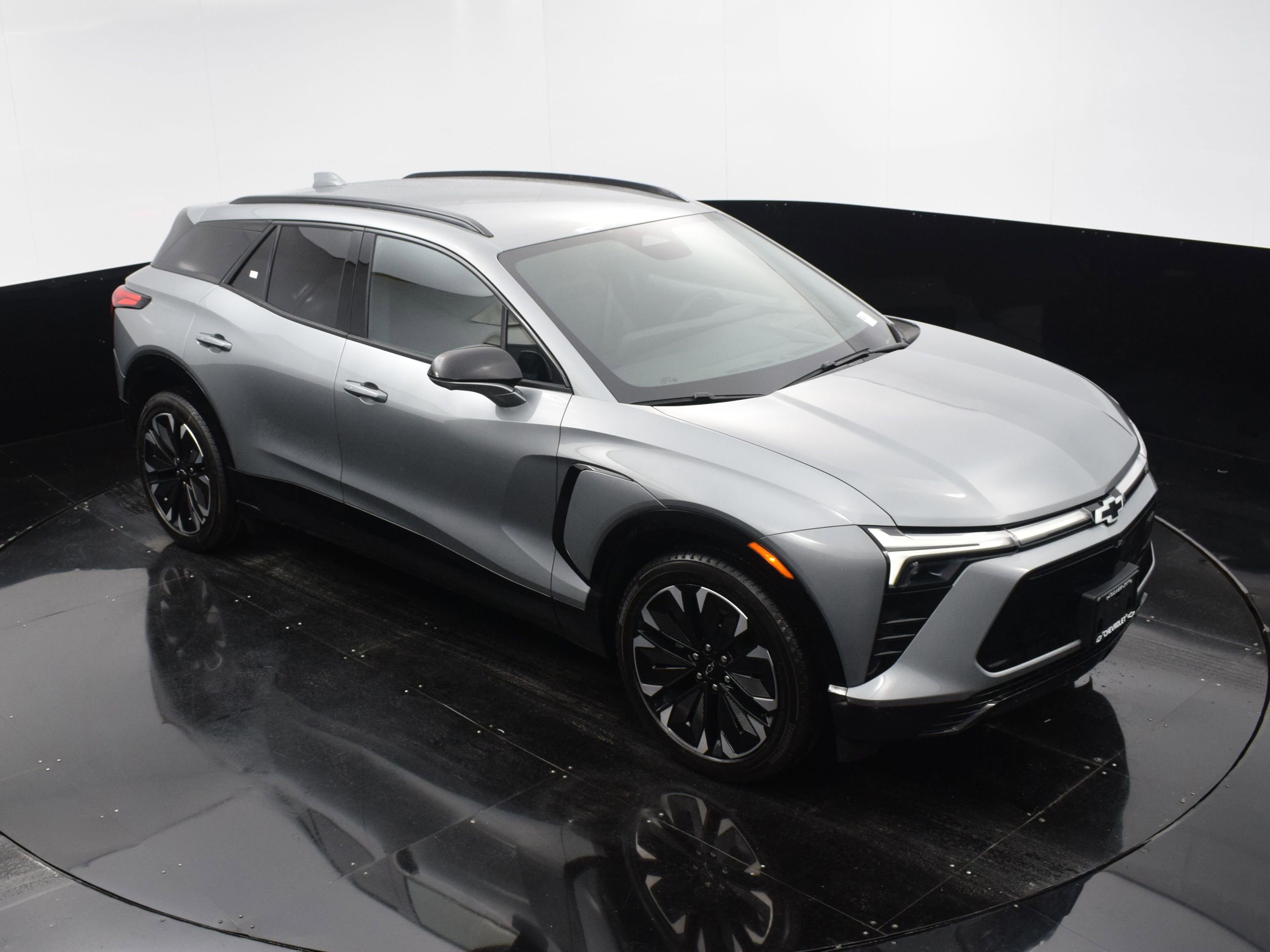 New 2025 Chevrolet Blazer EV RS RWD image 17