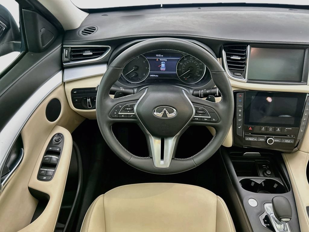 Used 2019 INFINITI QX50 Luxe w/ Navigation Package FWD image 10