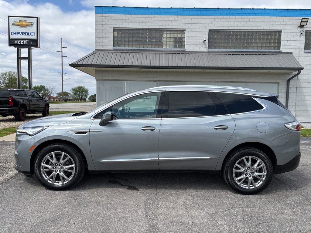 Used 2023 Buick Enclave Essence w/ Experience Buick Package AWD/4WD image 7