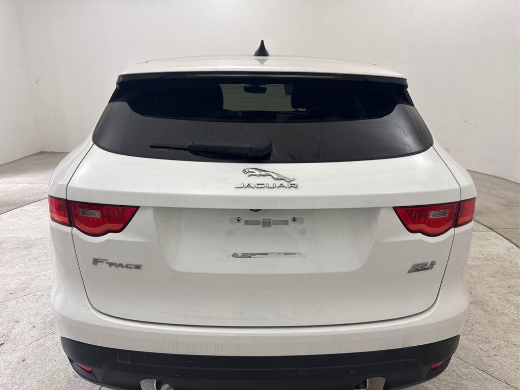 Used 2020 Jaguar F-PACE Premium image 19