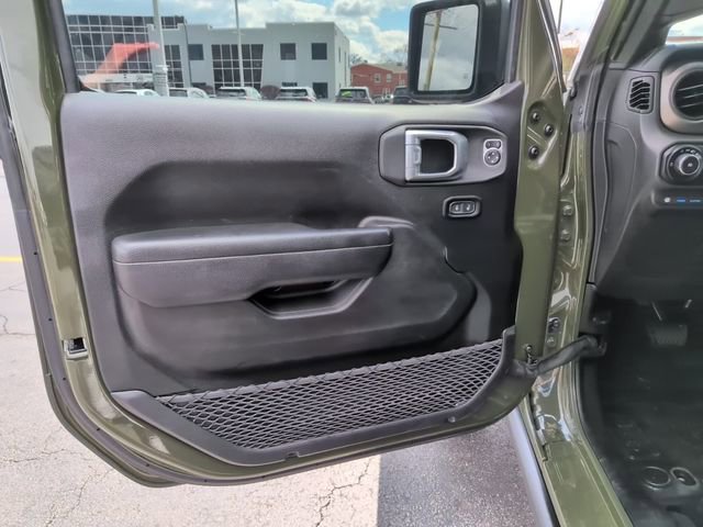 Used 2023 Jeep Wrangler Unlimited w/ Cold Weather Group image 18