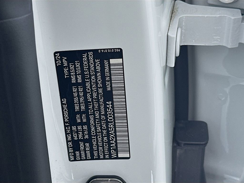 Certified 2024 Porsche Macan 4 Electric image 34