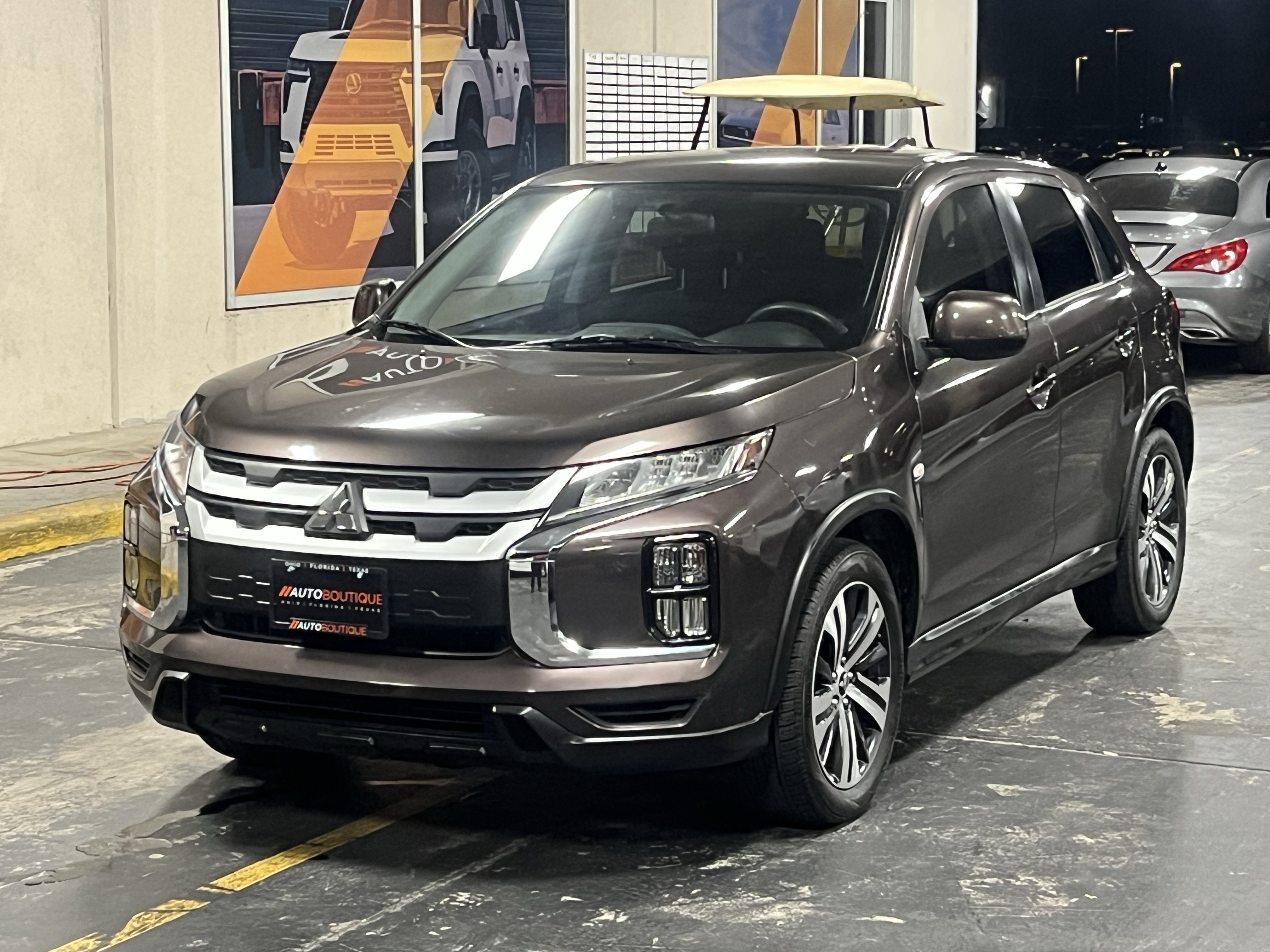 Used 2020 Mitsubishi Outlander Sport Black Edition FWD image 5