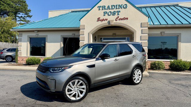 Used 2017 Land Rover Discovery First Edition AWD/4WD image 3