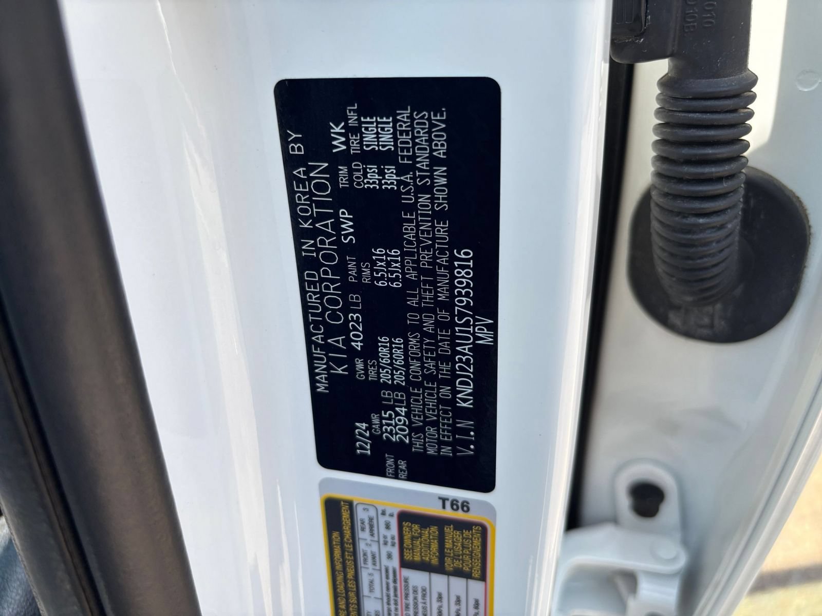 Used 2025 Kia Soul LX w/ LX Technology Package FWD image 26