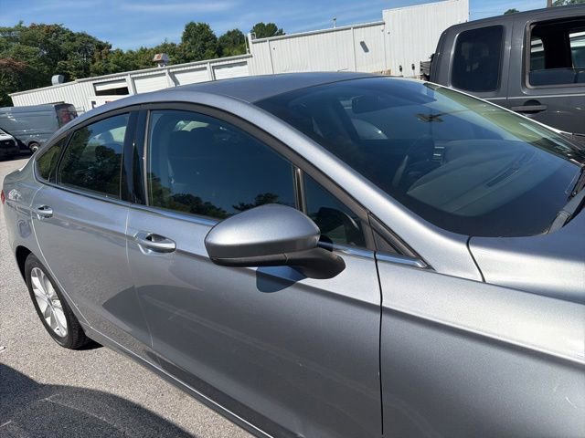 Used 2020 Ford Fusion SE FWD image 9