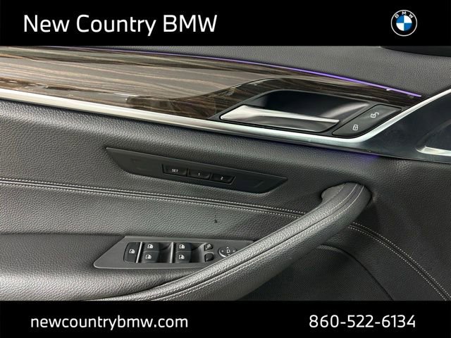 Used 2019 BMW 530e xDrive AWD/4WD image 10