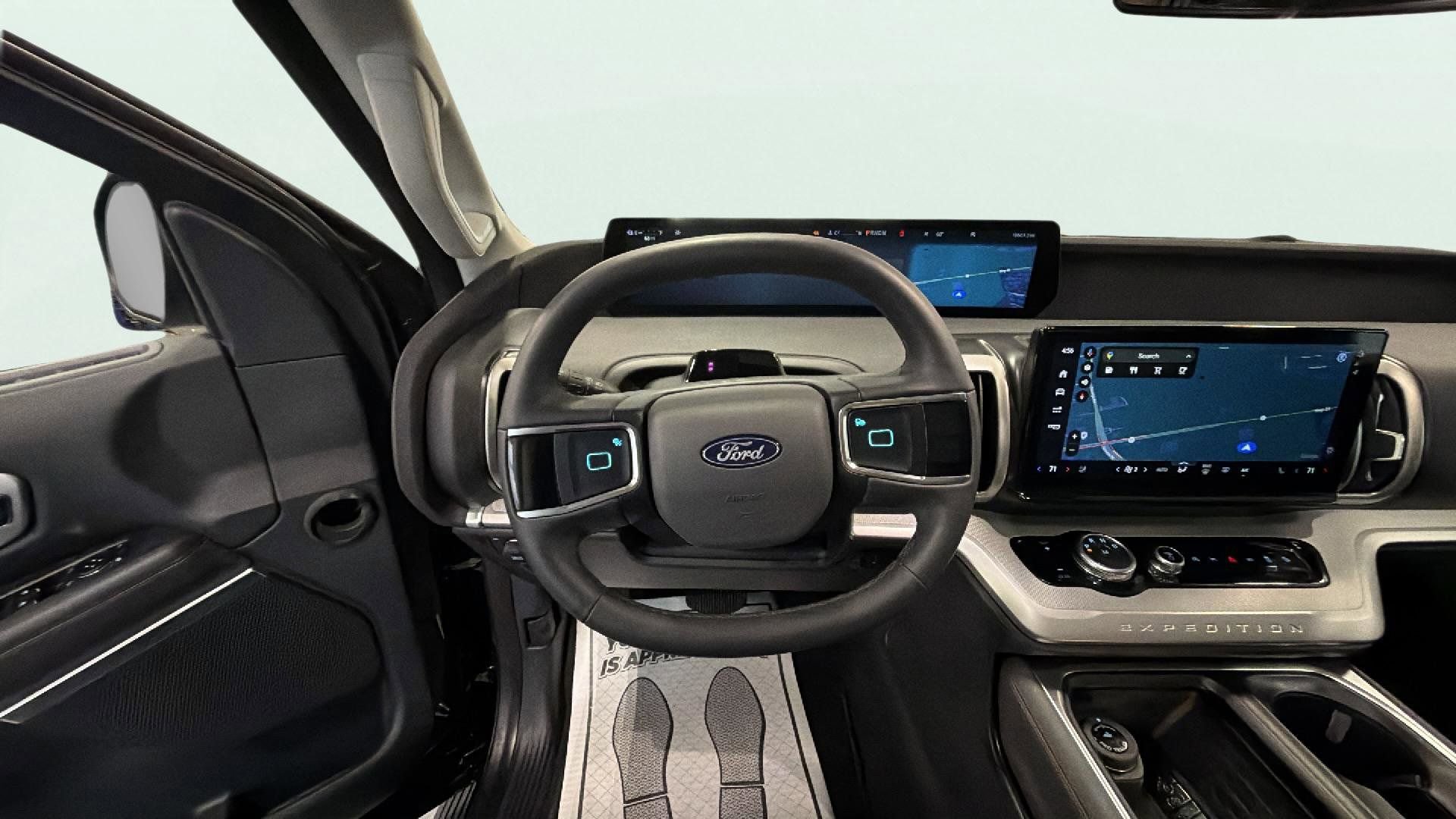 Used 2025 Ford Expedition Active image 14