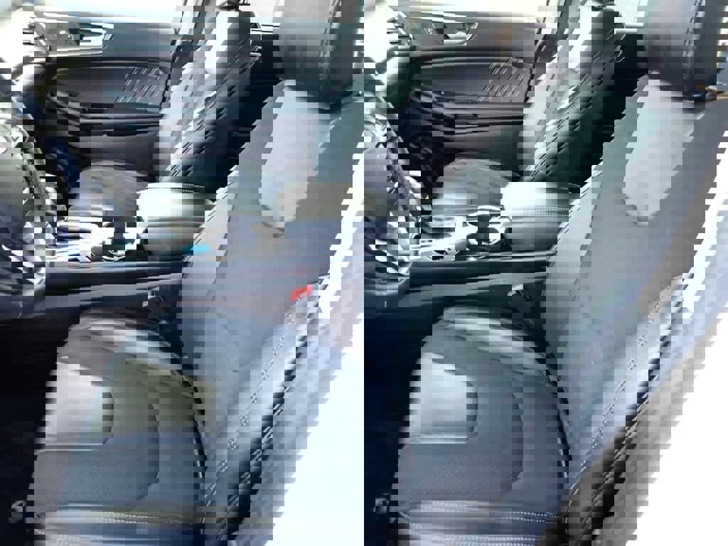 Used 2017 Ford Edge Sport w/ Technology Package image 16