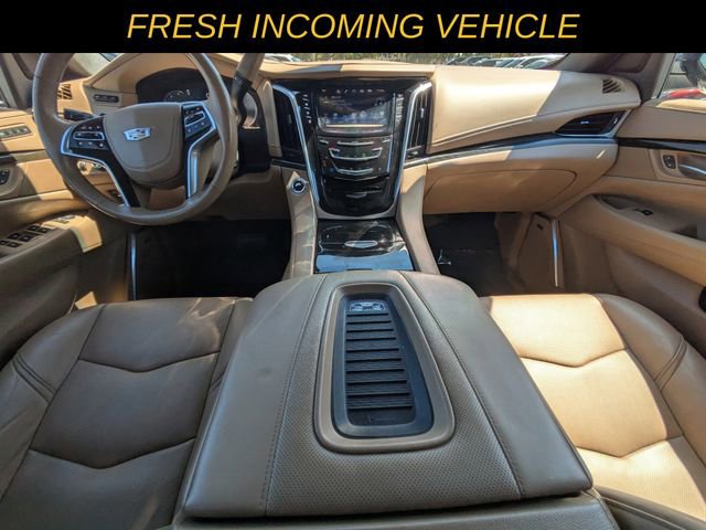 Used 2018 Cadillac Escalade Platinum image 12