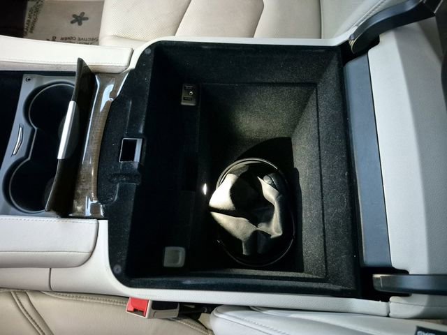 Used 2020 Cadillac Escalade Premium Luxury image 25