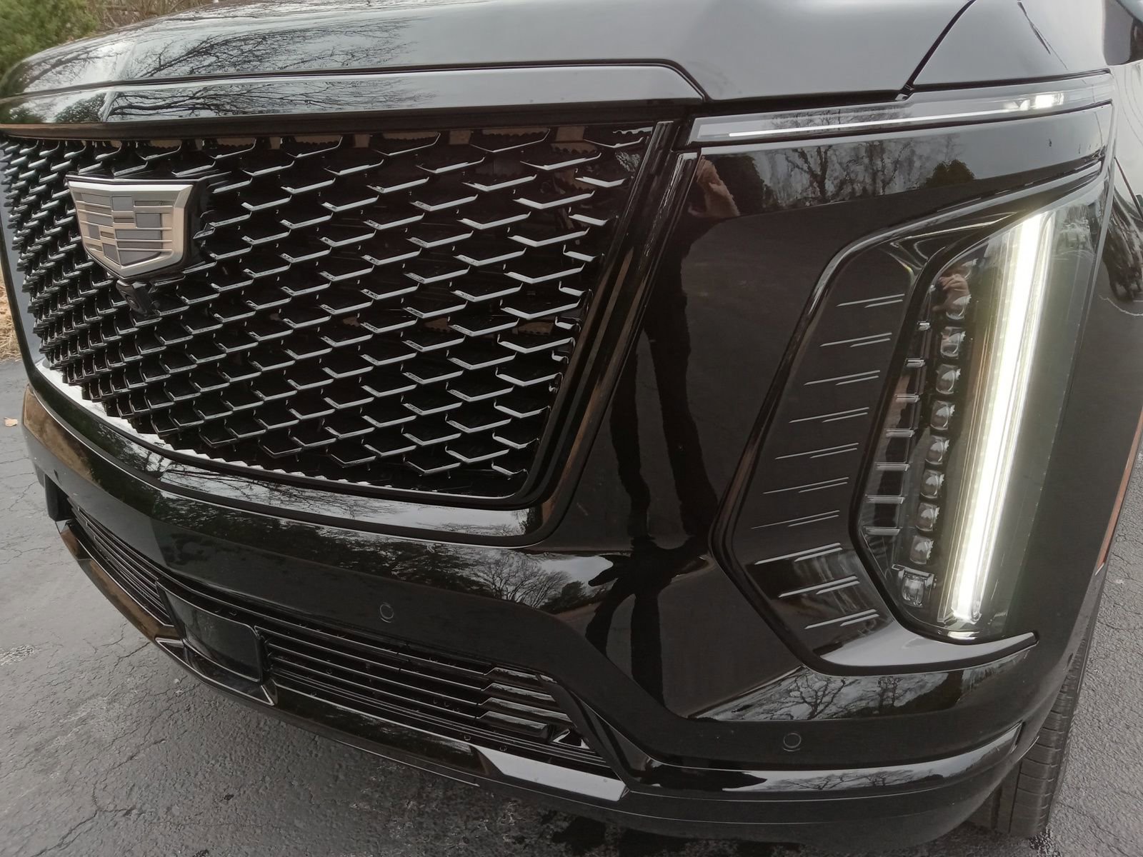 Used 2026 Cadillac Escalade Platinum Sport w/ LPO, ONYX Package image 7