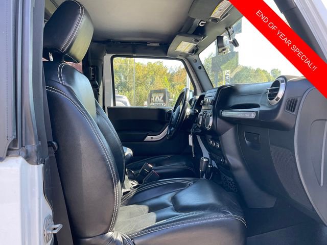 Used 2017 Jeep Wrangler Sahara w/ Connectivity Group image 13