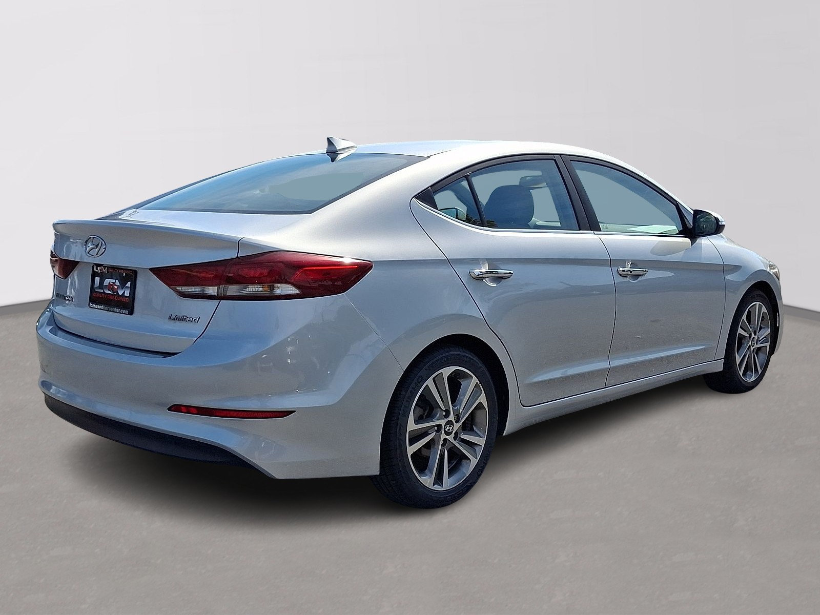 Used 2017 Hyundai Elantra Limited FWD image 5