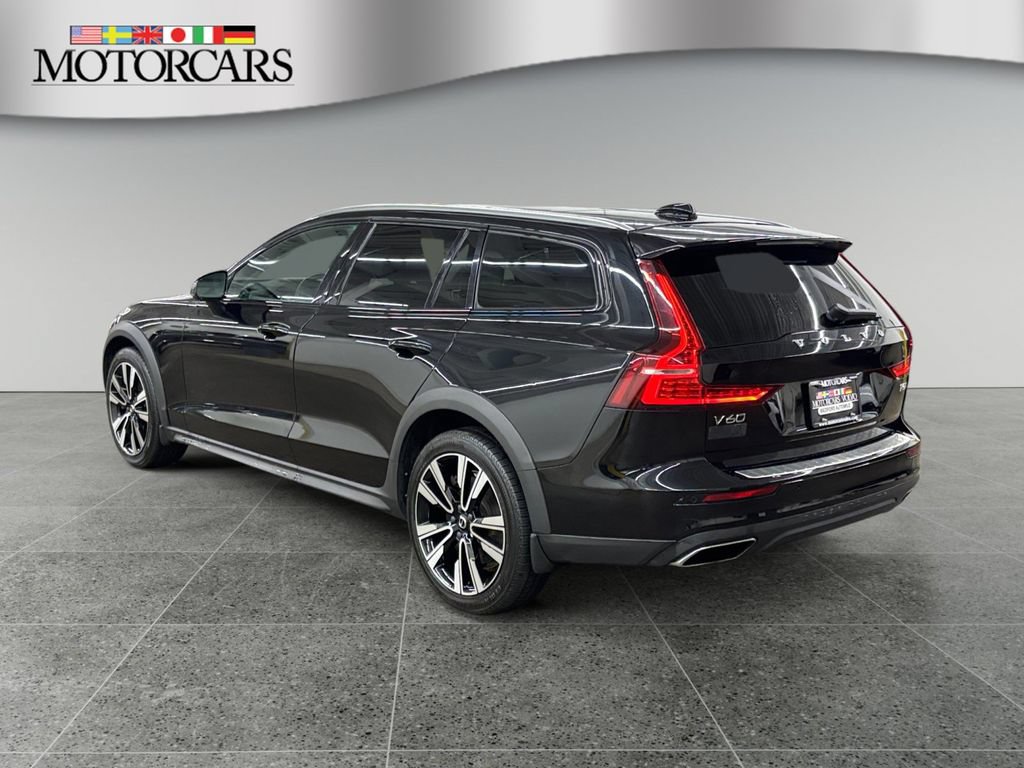 Used 2022 Volvo V60 T5 Cross Country w/ Climate Package AWD/4WD image 5