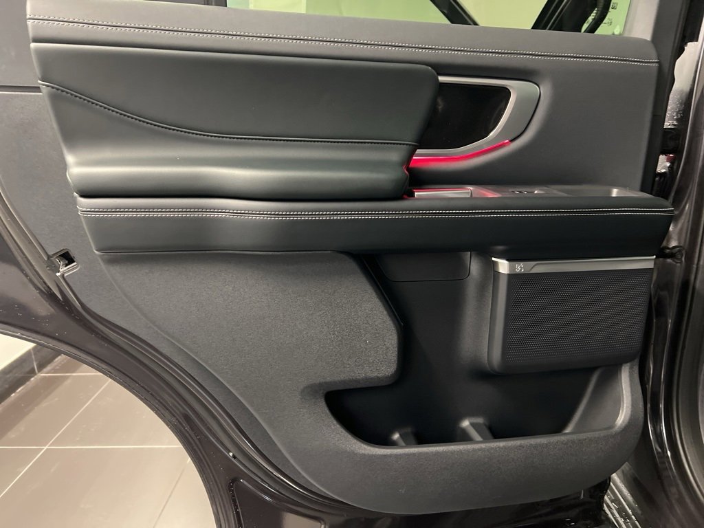 New 2026 Ford Expedition Platinum image 38