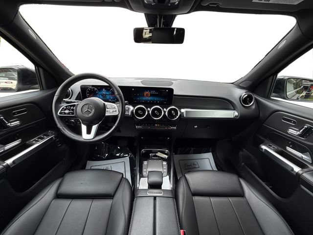 Used 2021 Mercedes-Benz GLB 250 4MATIC w/ Premium Package image 30