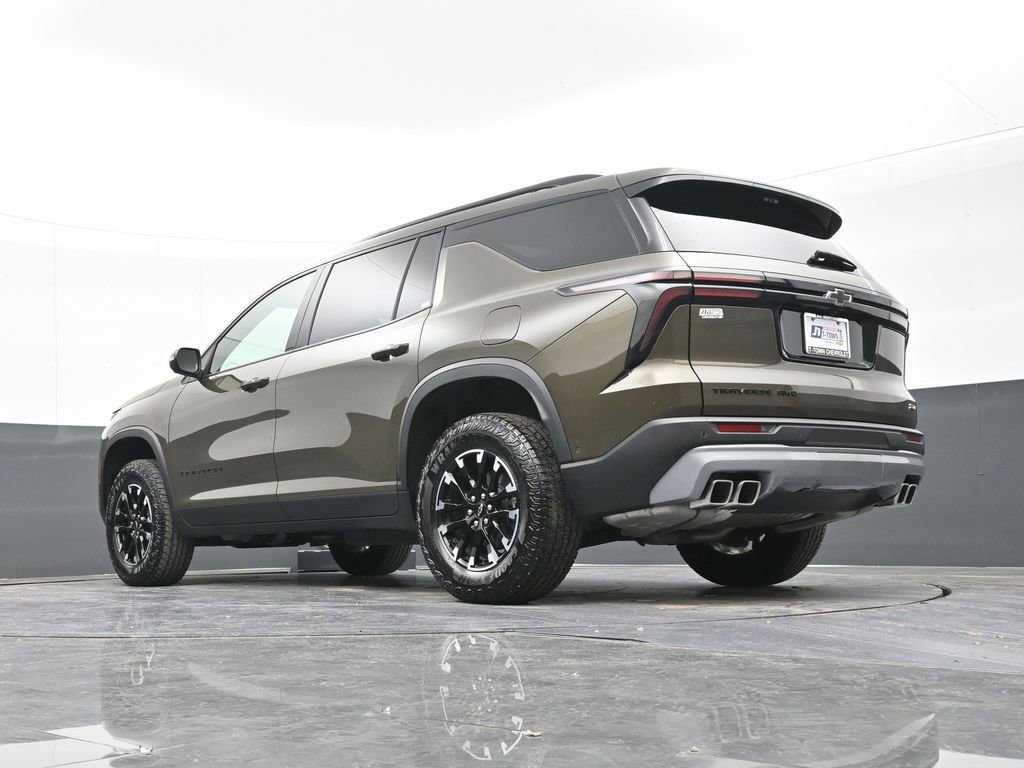 Used 2024 Chevrolet Traverse Z71 w/ Enhanced Driving Package image 41