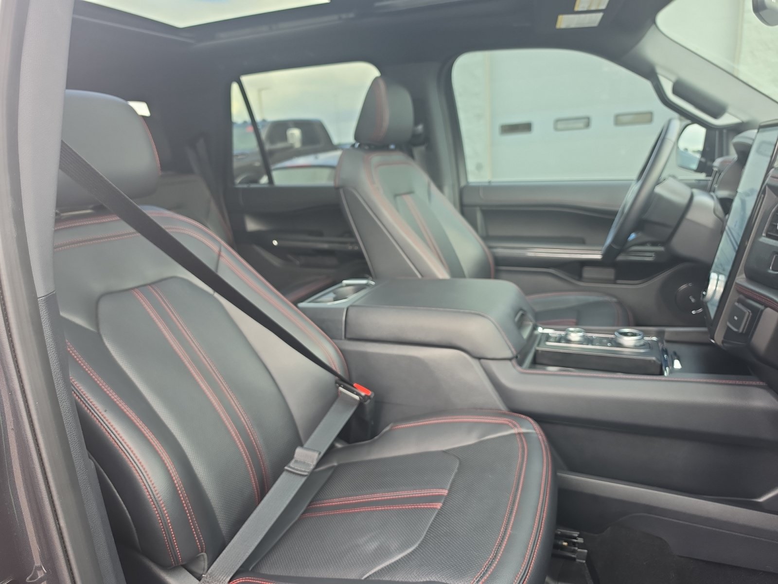 Used 2024 Ford Expedition Max Limited AWD/4WD image 30